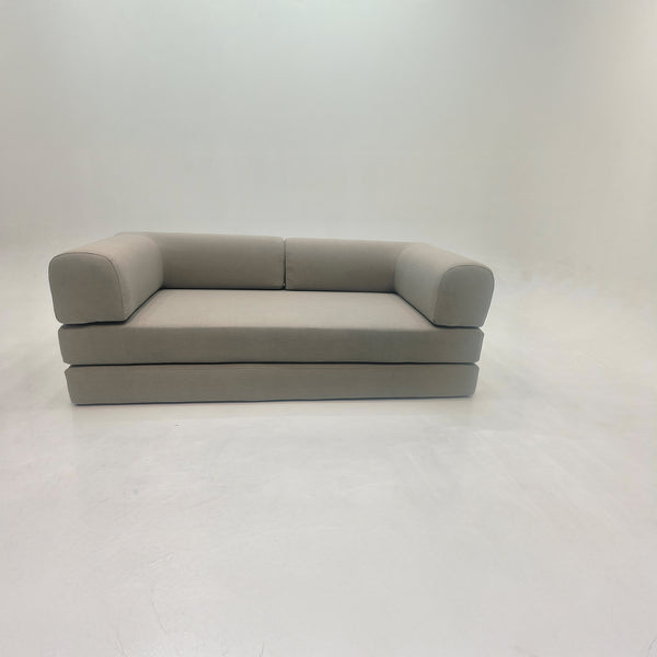 3-zits omvormbare lounge­bank – Afneembare ribfluwelen bekleding – Groot comfort

